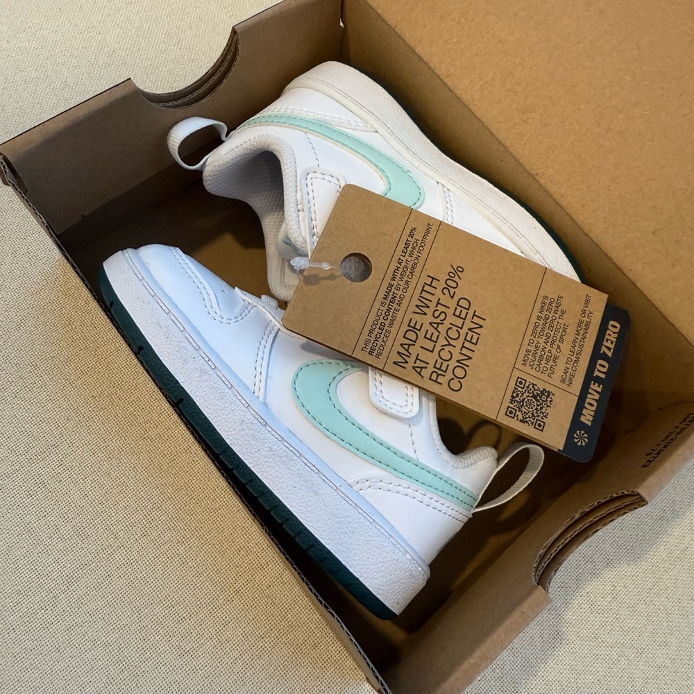 Nike Kids White and Mint Sneakers